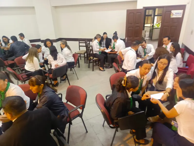 Taller de clima laboral y trabajo en equipo facilitado por Walter Almendares, foto 16 de 19