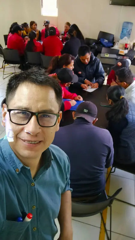 Taller de clima laboral y trabajo en equipo facilitado por Walter Almendares, foto 5 de 19
