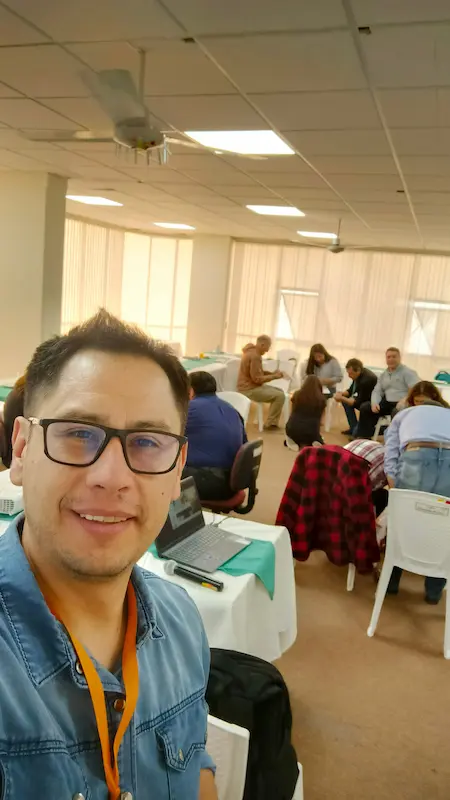 Taller de clima laboral y trabajo en equipo facilitado por Walter Almendares, foto 4 de 19