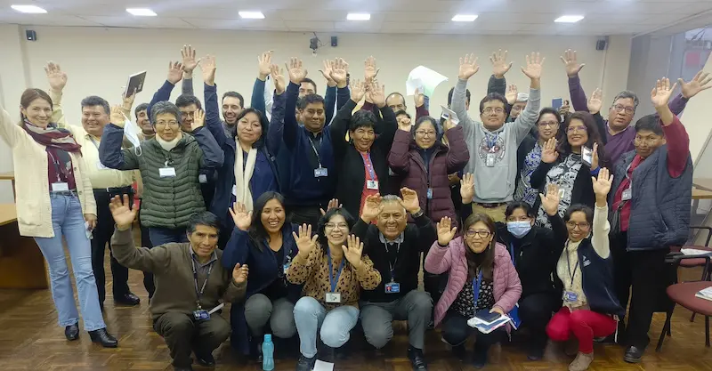 Taller de clima laboral y trabajo en equipo facilitado por Walter Almendares, foto 1 de 19